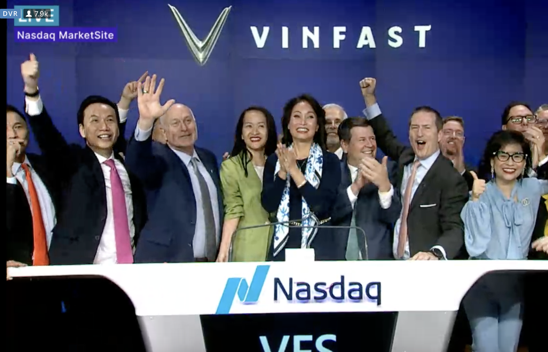 Thời khắc lịch sử: Cổ phiếu VFS của VinFast chính thức chào sàn Nasdaq